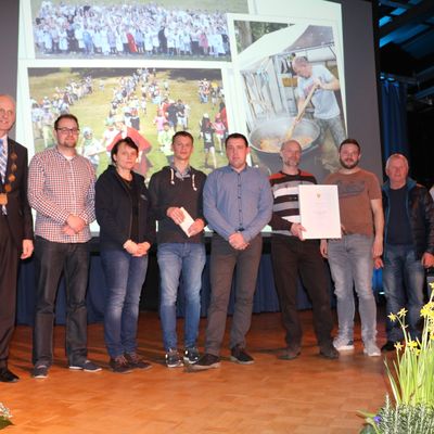 Bild vergr��ern: Das Sola Hickengrund, j�hrlich von der Evangelisch-Freikirchlichen Gemeinde Hickengrund organisiert, erhielt ebenfalls eine Auszeichnung am Jahresempfang.